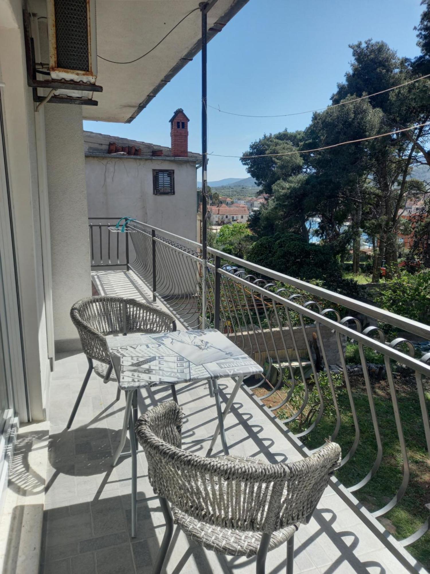 Dinka'S Apartment Stari Grad  Eksteriør bilde